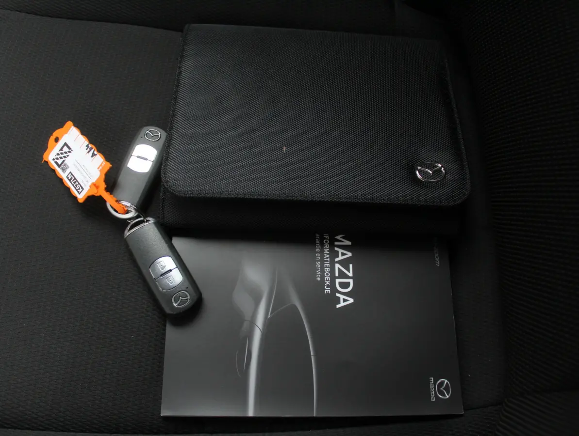 1.5 Skyactiv-G Style Selected AIRCO | LMV16 | LED | CAMERA | CARPLAY | CRUISE | DAB