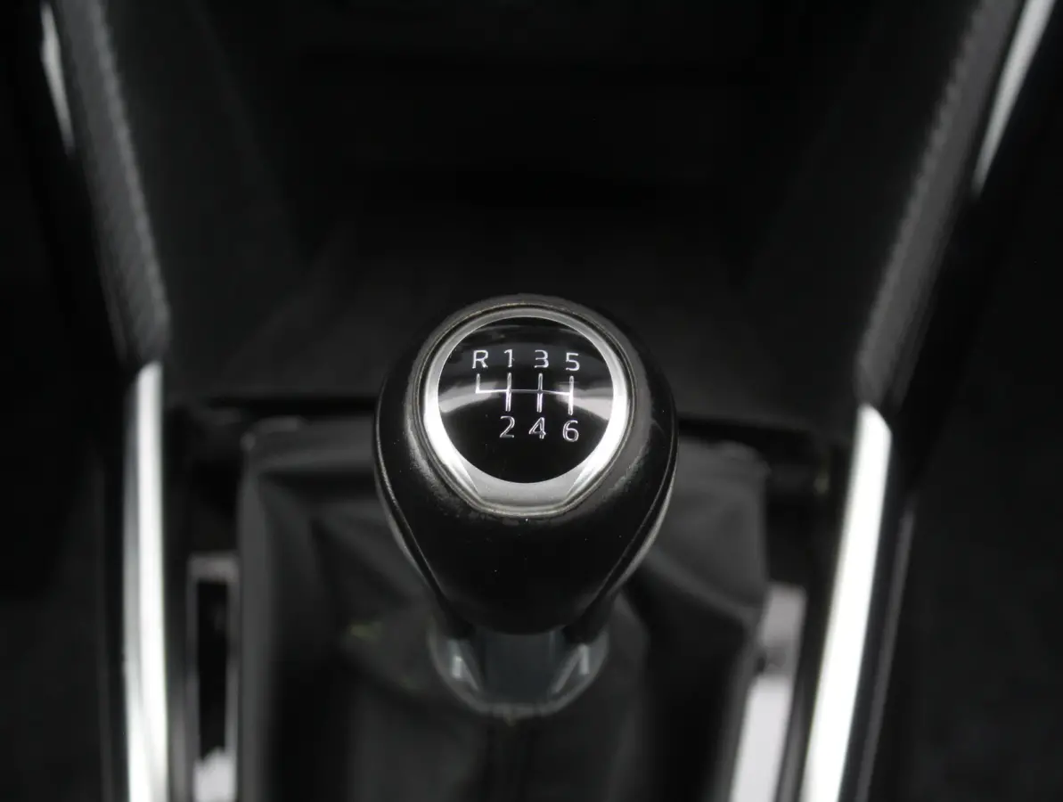 1.5 Skyactiv-G Style Selected AIRCO | LMV16 | LED | CAMERA | CARPLAY | CRUISE | DAB