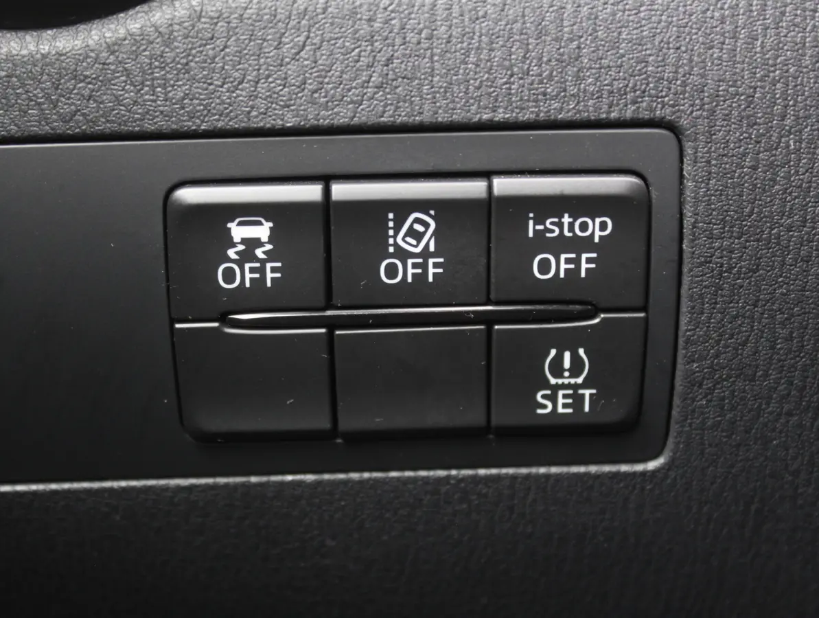 1.5 Skyactiv-G Style Selected AIRCO | LMV16 | LED | CAMERA | CARPLAY | CRUISE | DAB