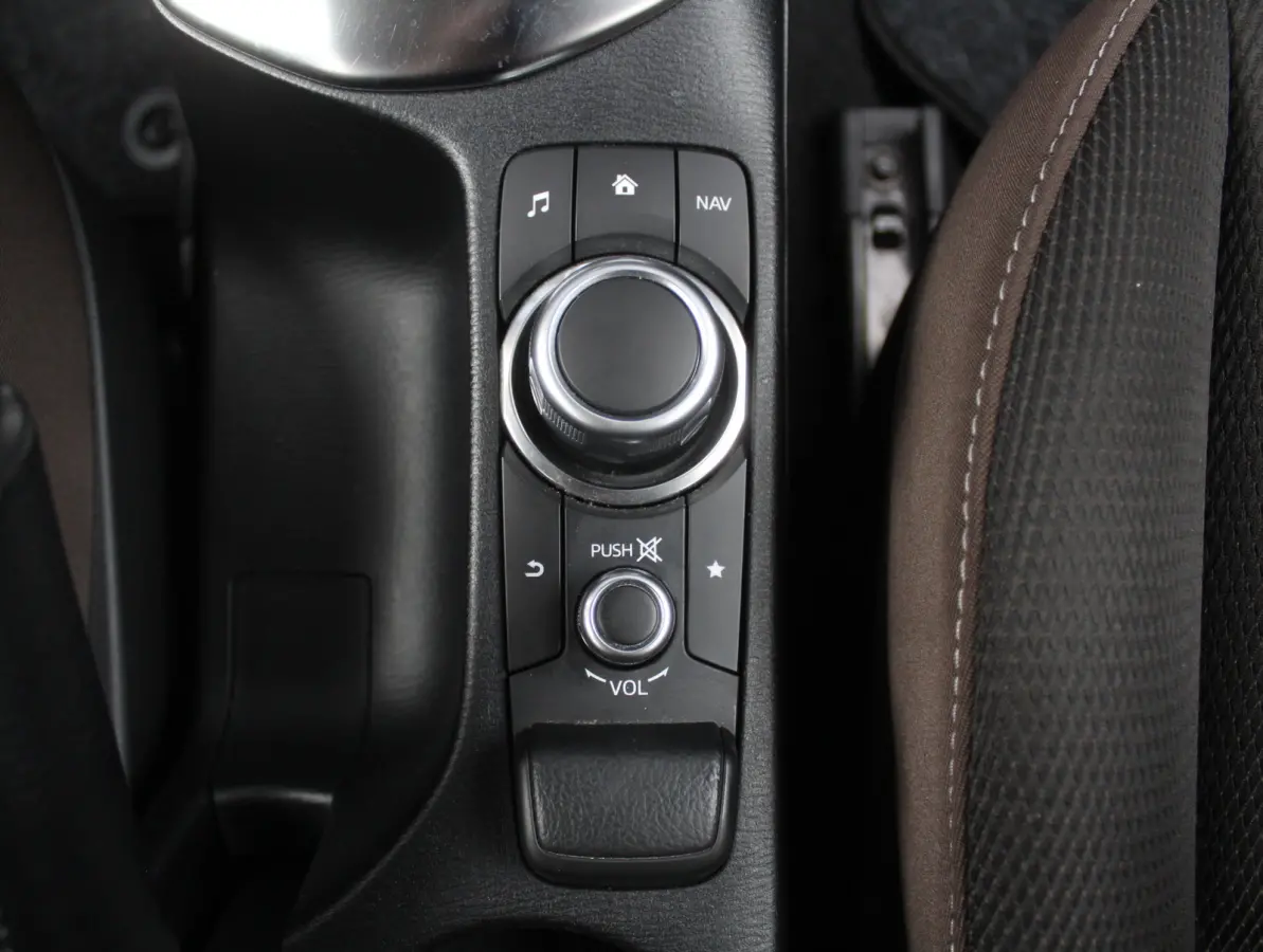 1.5 Skyactiv-G Style Selected AIRCO | LMV16 | LED | CAMERA | CARPLAY | CRUISE | DAB
