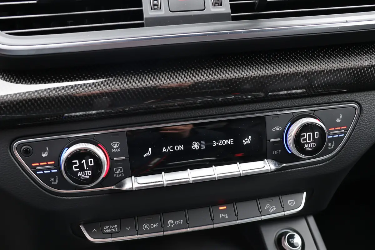 3.0 TFSI 354 PK SQ5 | Stoelventilatie | Luchtvering | B&O | CarPlay | Camera | Carbon inleg | Keyless Go | Elek .trekhaak
