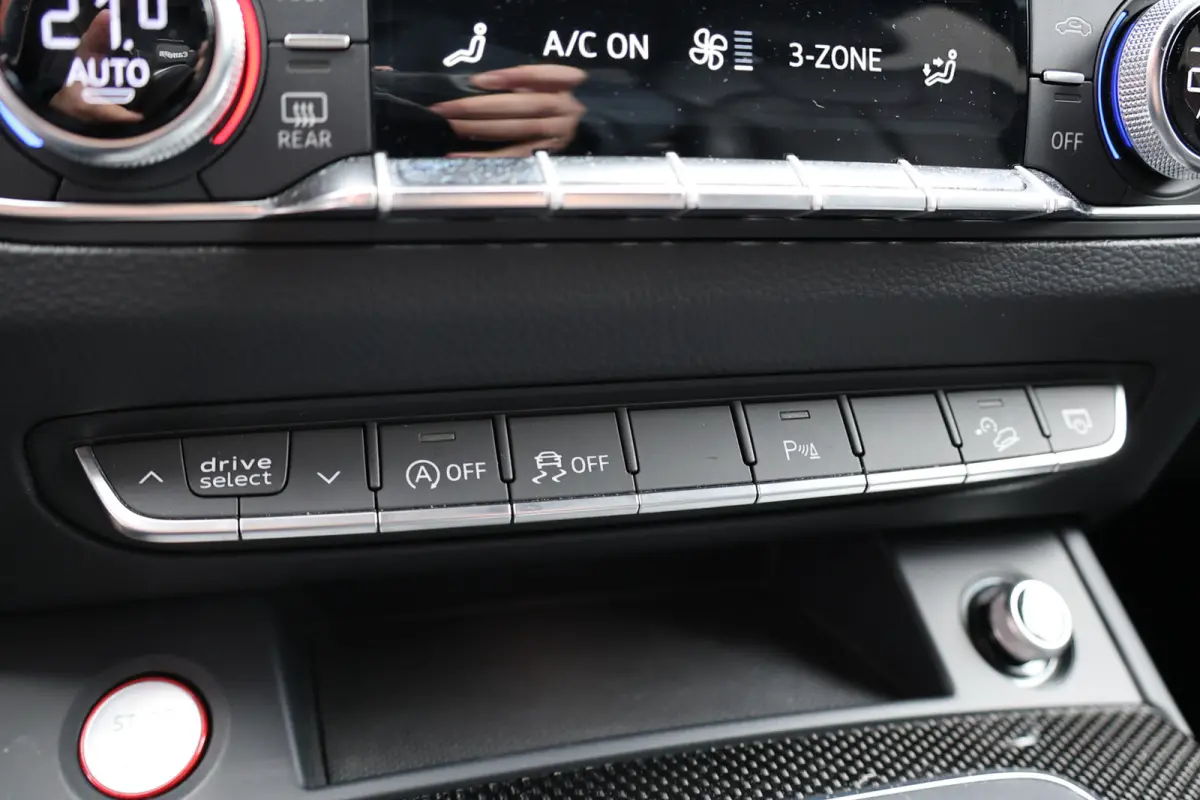 3.0 TFSI 354 PK SQ5 | Stoelventilatie | Luchtvering | B&O | CarPlay | Camera | Carbon inleg | Keyless Go | Elek .trekhaak