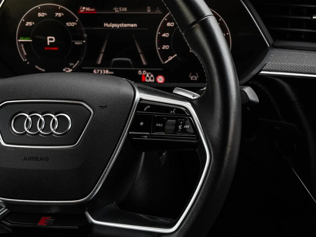 S quattro 95 kWh 503 PK | SOH 99% | Panoramadak | RS-zetels | HUD | B&O | ACC | 360 Camera | Soft-Close | Luchtvering | 23" | incl. BTW
