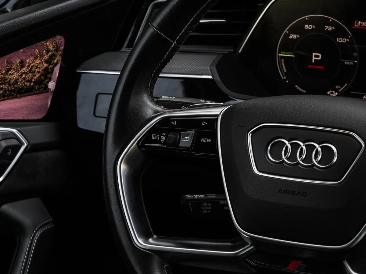 S quattro 95 kWh 503 PK | SOH 99% | Panoramadak | RS-zetels | HUD | B&O | ACC | 360 Camera | Soft-Close | Luchtvering | 23" | incl. BTW