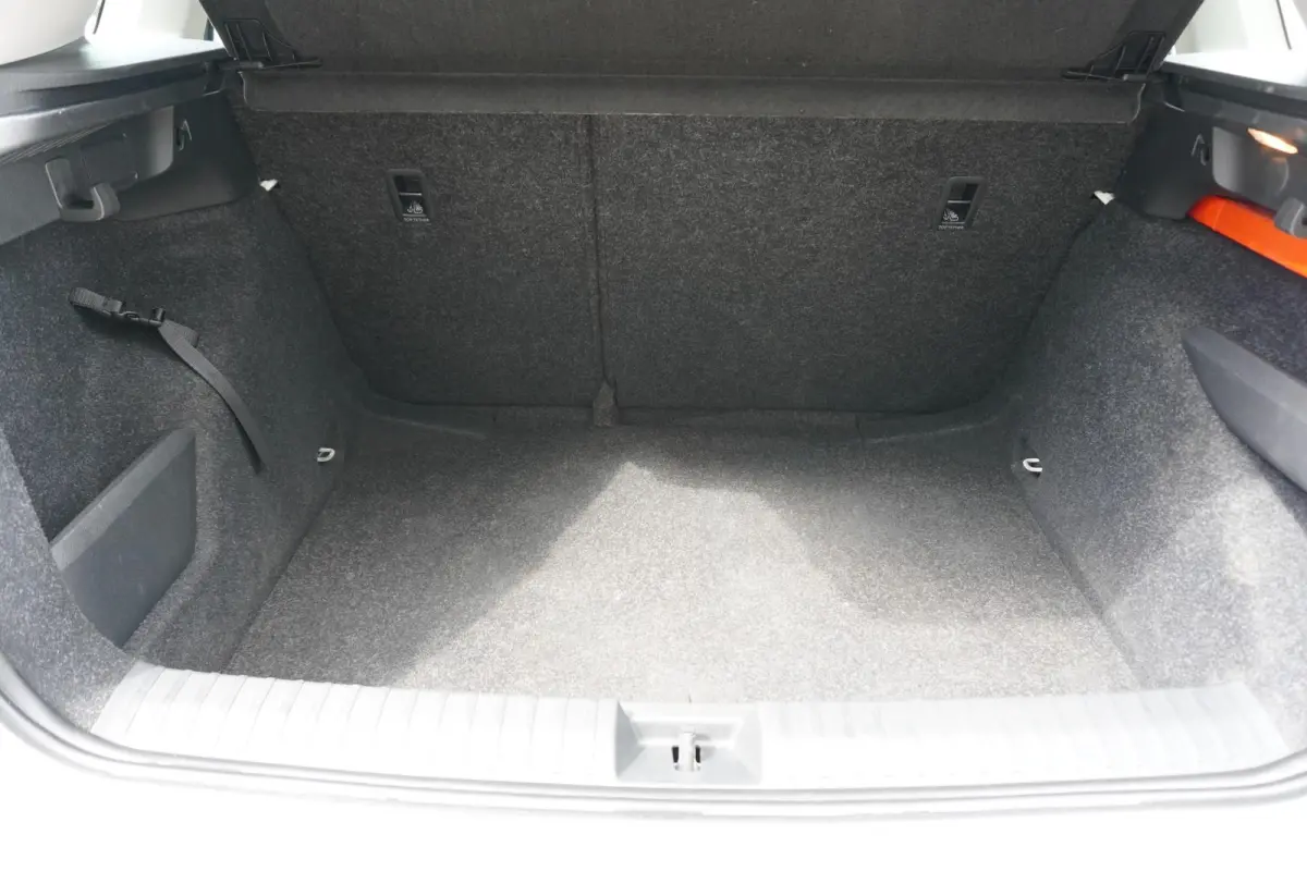 1.0 TSI 110pk Ambition | Airco | Cruise Control | SmartLink | Lane Assist