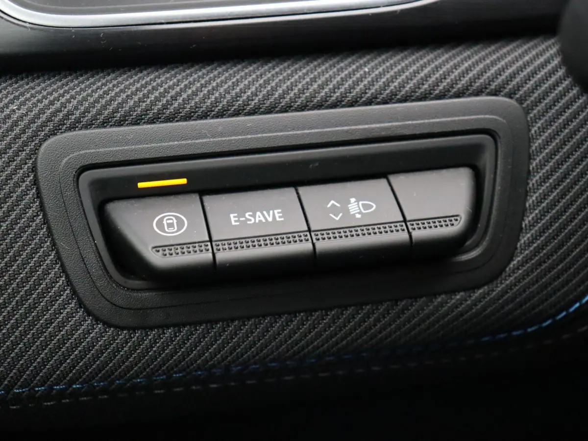 E-Tech full hybrid 145pk Esprit Alpine | Stuurverwarming | Adaptive Cruise | Digitale Cockpit | Achteruitrijcamera | Google Navigatie |