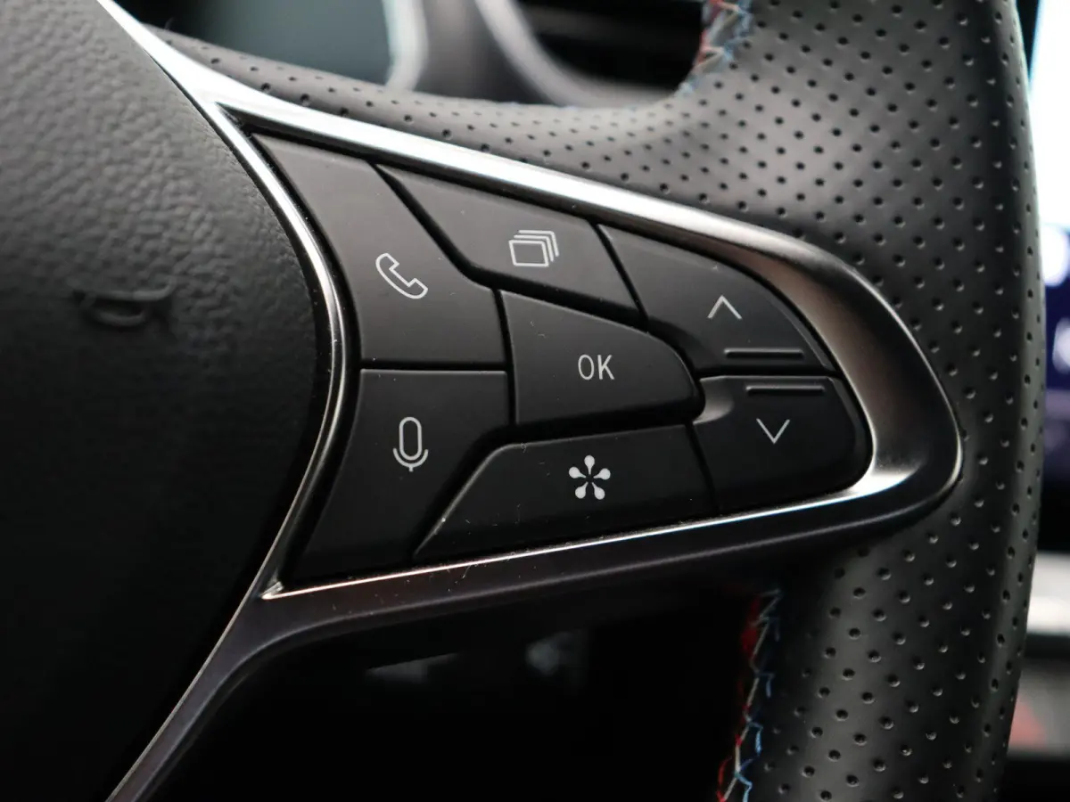 E-Tech full hybrid 145pk Esprit Alpine | Stuurverwarming | Adaptive Cruise | Digitale Cockpit | Achteruitrijcamera | Google Navigatie |