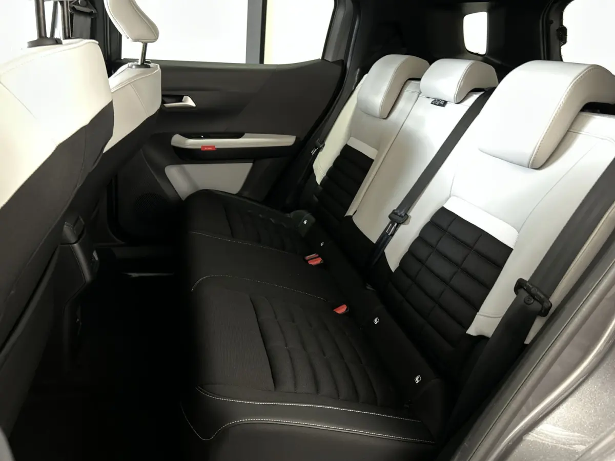 Max 113pk Comfort Range 44 kWh | 11kw 3-fase lader | head up display | navigatie | Bespaar € 6.750,00!!