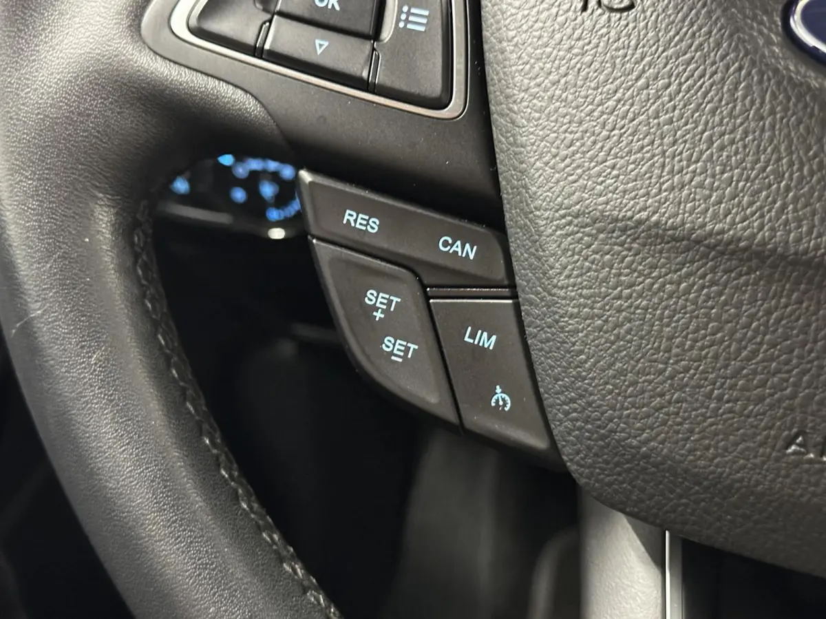1.0 EcoBoost Titanium ECC LM CARPLAY NAVI CRUISE.
