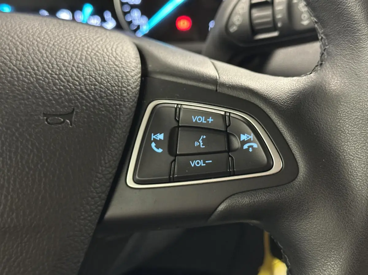 1.0 EcoBoost Titanium ECC LM CARPLAY NAVI CRUISE.