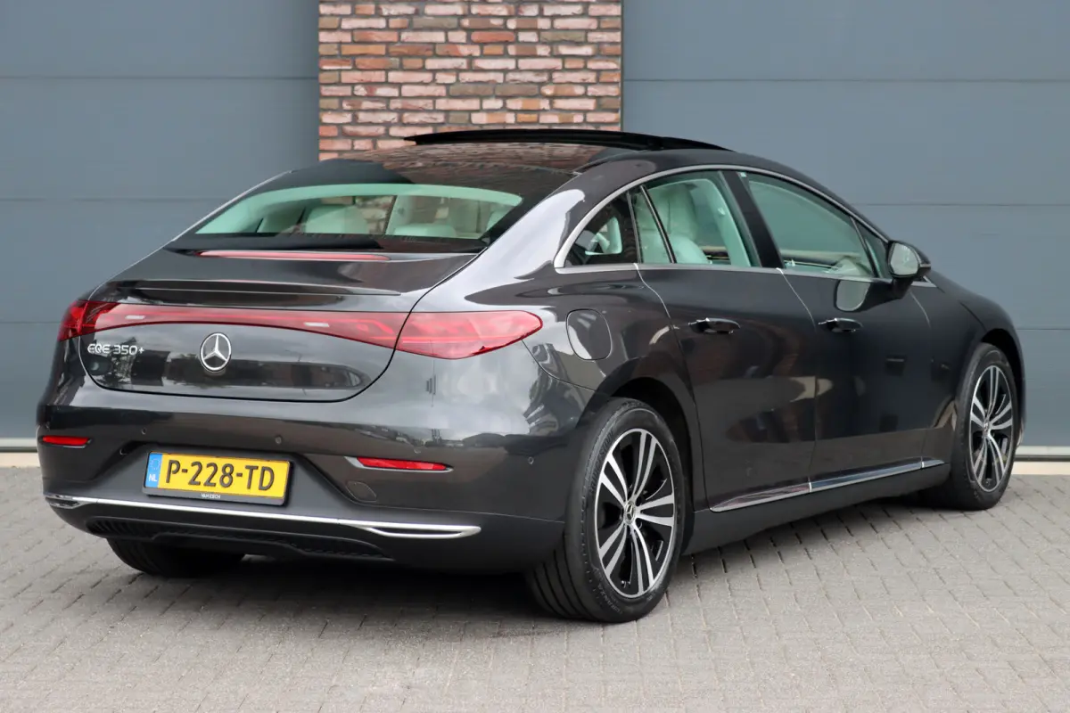 350+ Launch Edition Luxury Line 91 kWh | Distronic | Panoramadak | Memory | Leder | Camera | HUD | Keyless Go | Verwarmd Stuurwiel | High Perf. LED |