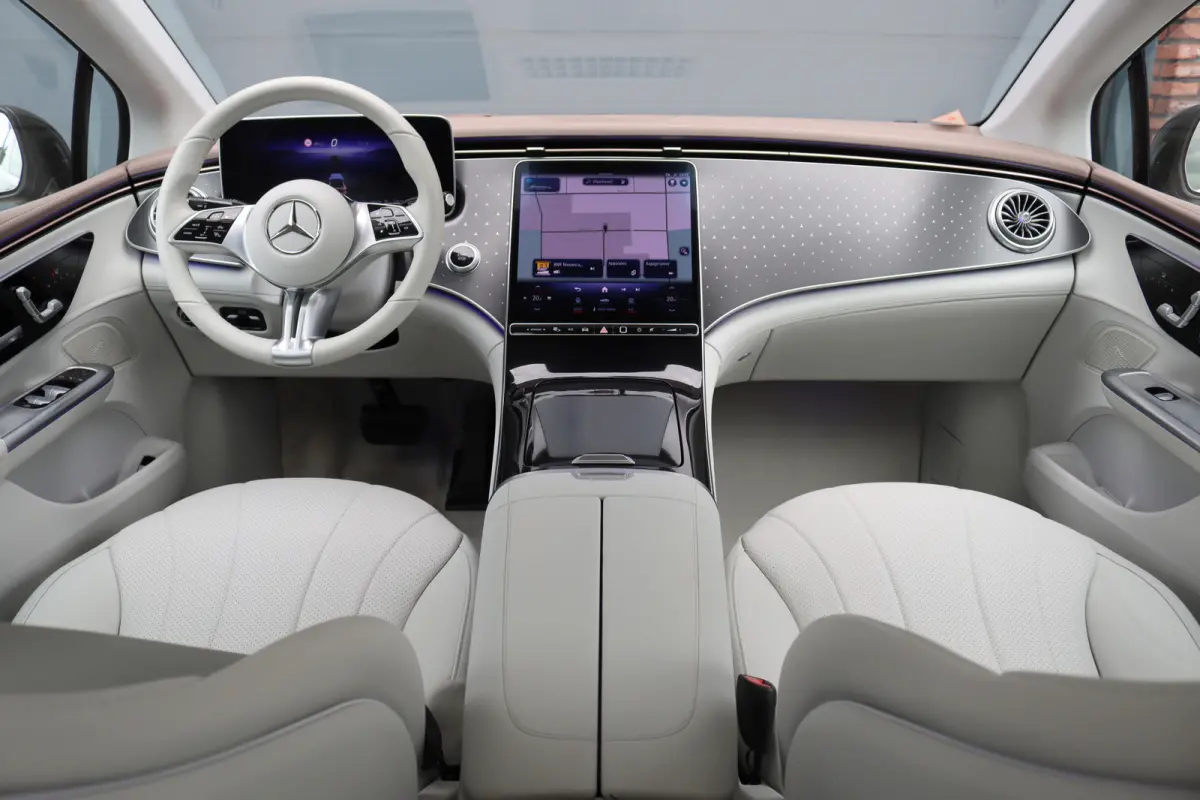 350+ Launch Edition Luxury Line 91 kWh | Distronic | Panoramadak | Memory | Leder | Camera | HUD | Keyless Go | Verwarmd Stuurwiel | High Perf. LED |
