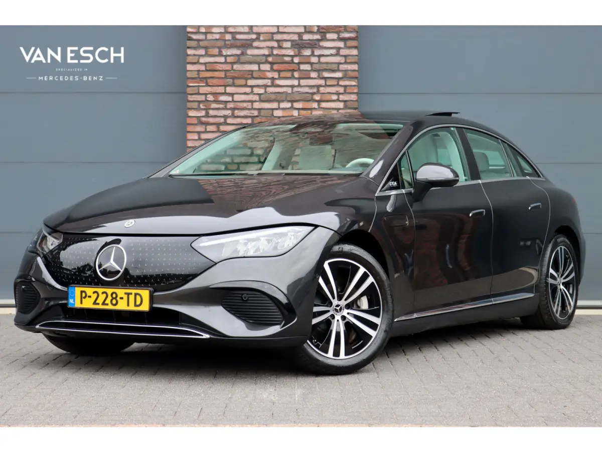 350+ Launch Edition Luxury Line 91 kWh | Distronic | Panoramadak | Memory | Leder | Camera | HUD | Keyless Go | Verwarmd Stuurwiel | High Perf. LED |