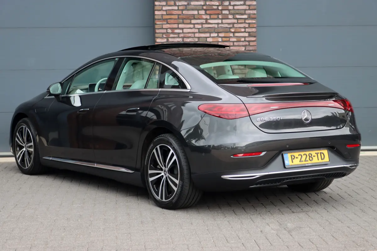 350+ Launch Edition Luxury Line 91 kWh | Distronic | Panoramadak | Memory | Leder | Camera | HUD | Keyless Go | Verwarmd Stuurwiel | High Perf. LED |