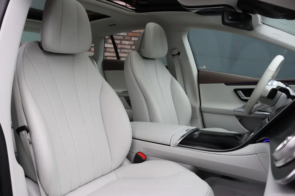 350+ Launch Edition Luxury Line 91 kWh | Distronic | Panoramadak | Memory | Leder | Camera | HUD | Keyless Go | Verwarmd Stuurwiel | High Perf. LED |