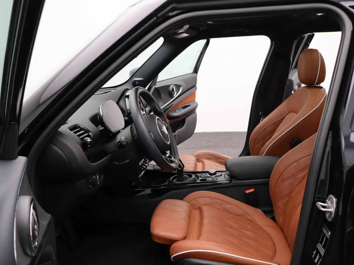 Mini 1.5 Cooper Richmond Park Edition |  Achteruitrijcamera | Panoramisch schuifdak | Climate Control | Apple Carplay/Android Auto