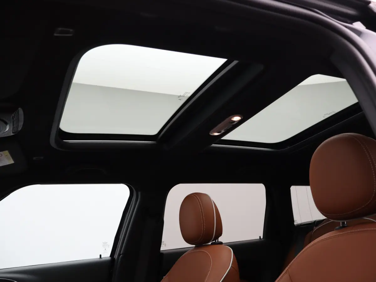 Mini 1.5 Cooper Richmond Park Edition |  Achteruitrijcamera | Panoramisch schuifdak | Climate Control | Apple Carplay/Android Auto