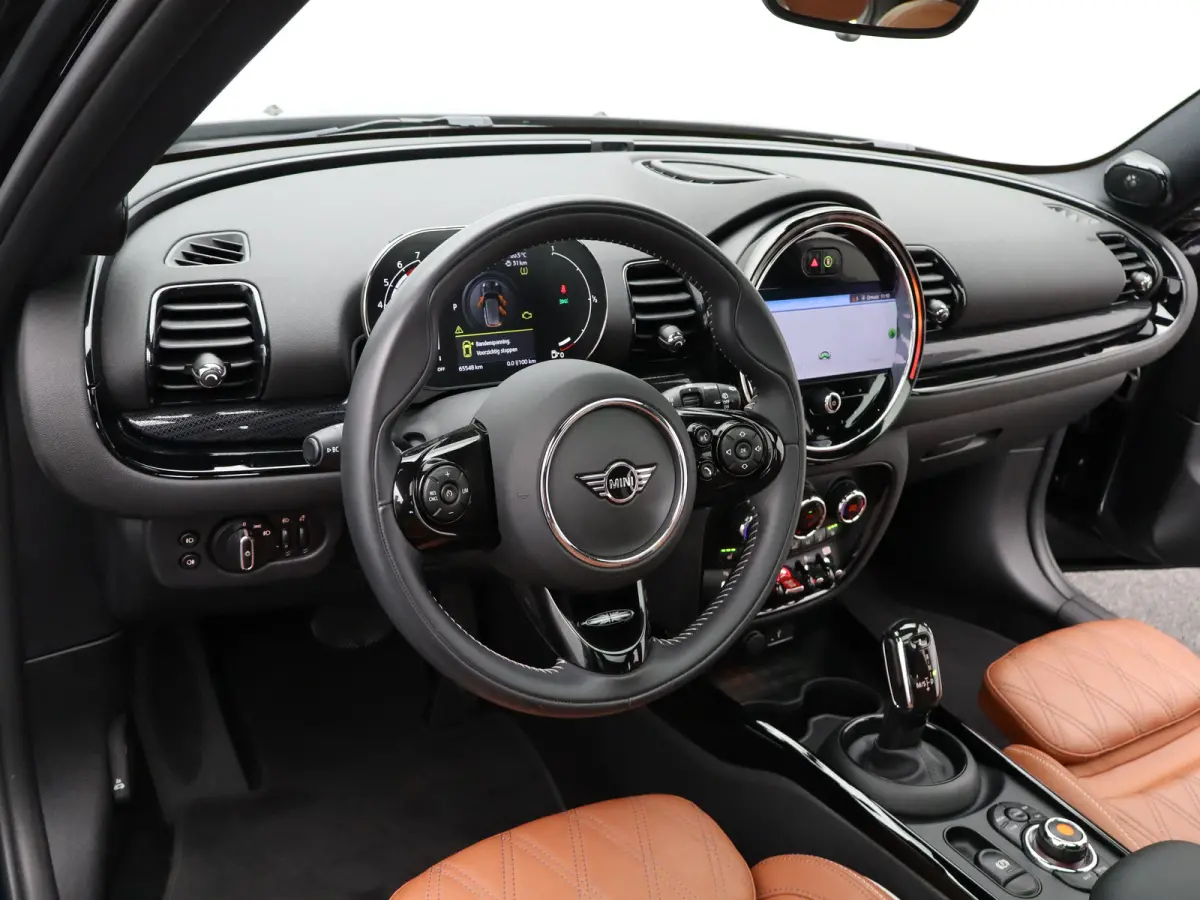 Mini 1.5 Cooper Richmond Park Edition |  Achteruitrijcamera | Panoramisch schuifdak | Climate Control | Apple Carplay/Android Auto
