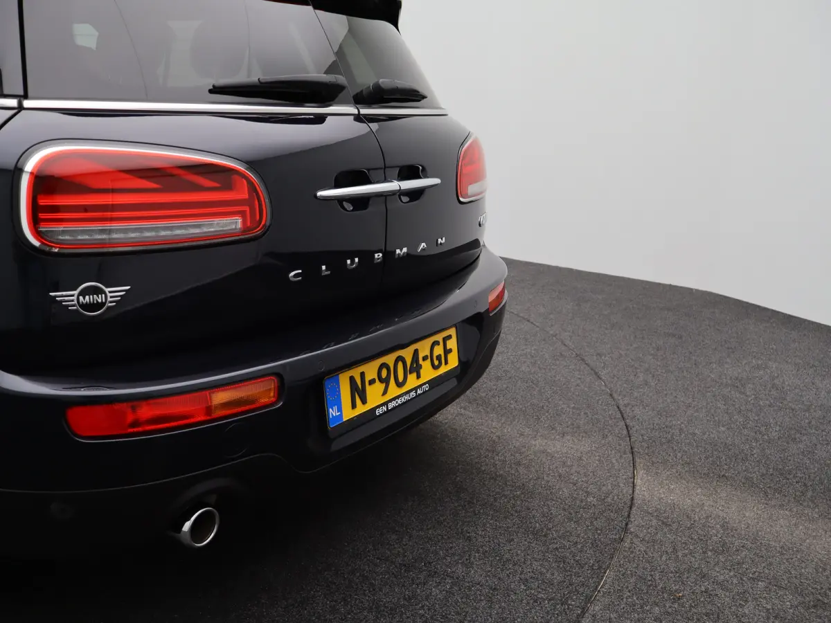 Mini 1.5 Cooper Richmond Park Edition |  Achteruitrijcamera | Panoramisch schuifdak | Climate Control | Apple Carplay/Android Auto