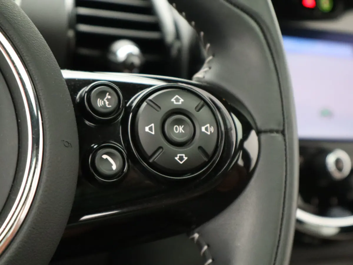 Mini 1.5 Cooper Richmond Park Edition |  Achteruitrijcamera | Panoramisch schuifdak | Climate Control | Apple Carplay/Android Auto
