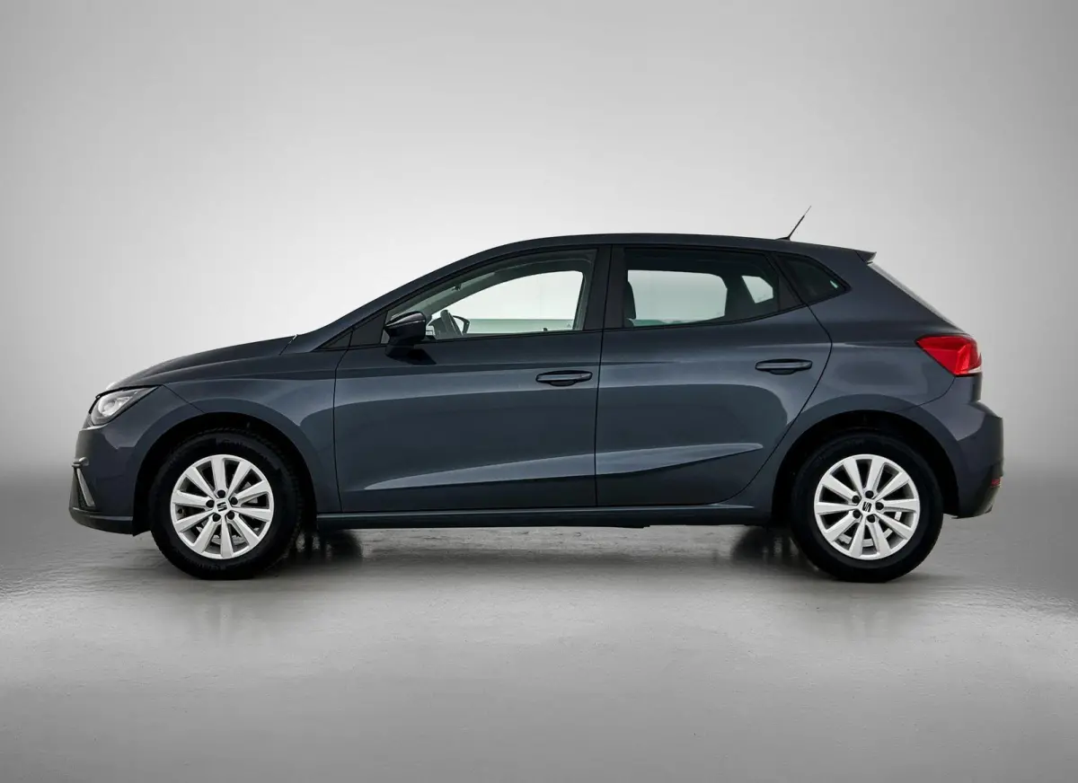 1.0 EcoTSI Style Business Intense | Apple Carplay / Android Auto | Parkeersensoren | Stoelverwarming |