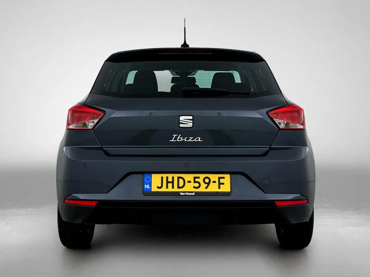 1.0 EcoTSI Style Business Intense | Apple Carplay / Android Auto | Parkeersensoren | Stoelverwarming |