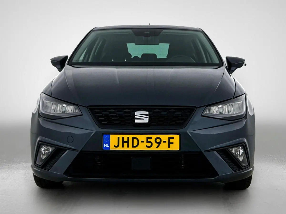 1.0 EcoTSI Style Business Intense | Apple Carplay / Android Auto | Parkeersensoren | Stoelverwarming |