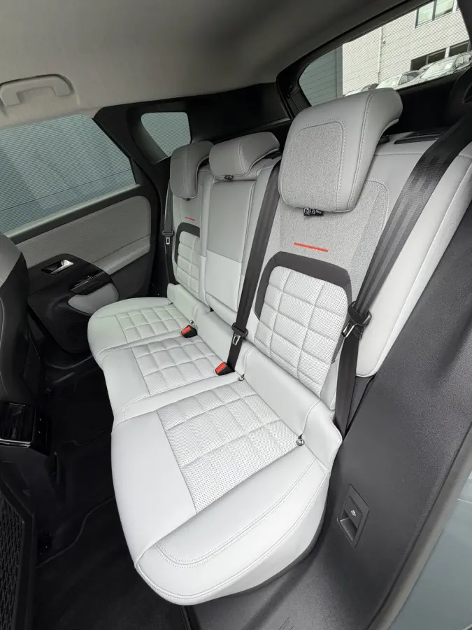 225pk Plug-In Hybrid Plus (Trekhaak - Elektrische Klep - Leder incl verwarming/koeling/massage/geheugen - Adaptieve Cruise Controle - Keyless Entry - Camera - Parkeersensoren V+A - LED)