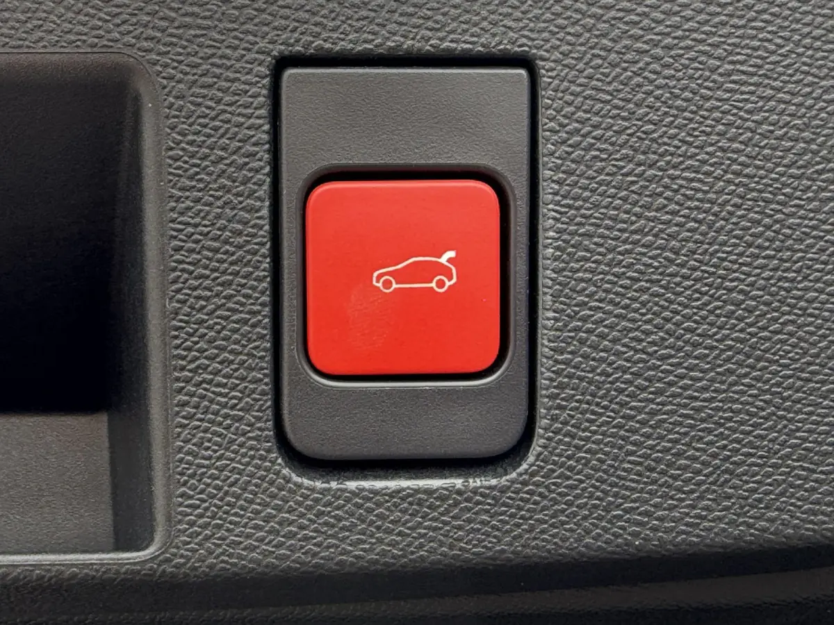 225pk Plug-In Hybrid Plus (Trekhaak - Elektrische Klep - Leder incl verwarming/koeling/massage/geheugen - Adaptieve Cruise Controle - Keyless Entry - Camera - Parkeersensoren V+A - LED)