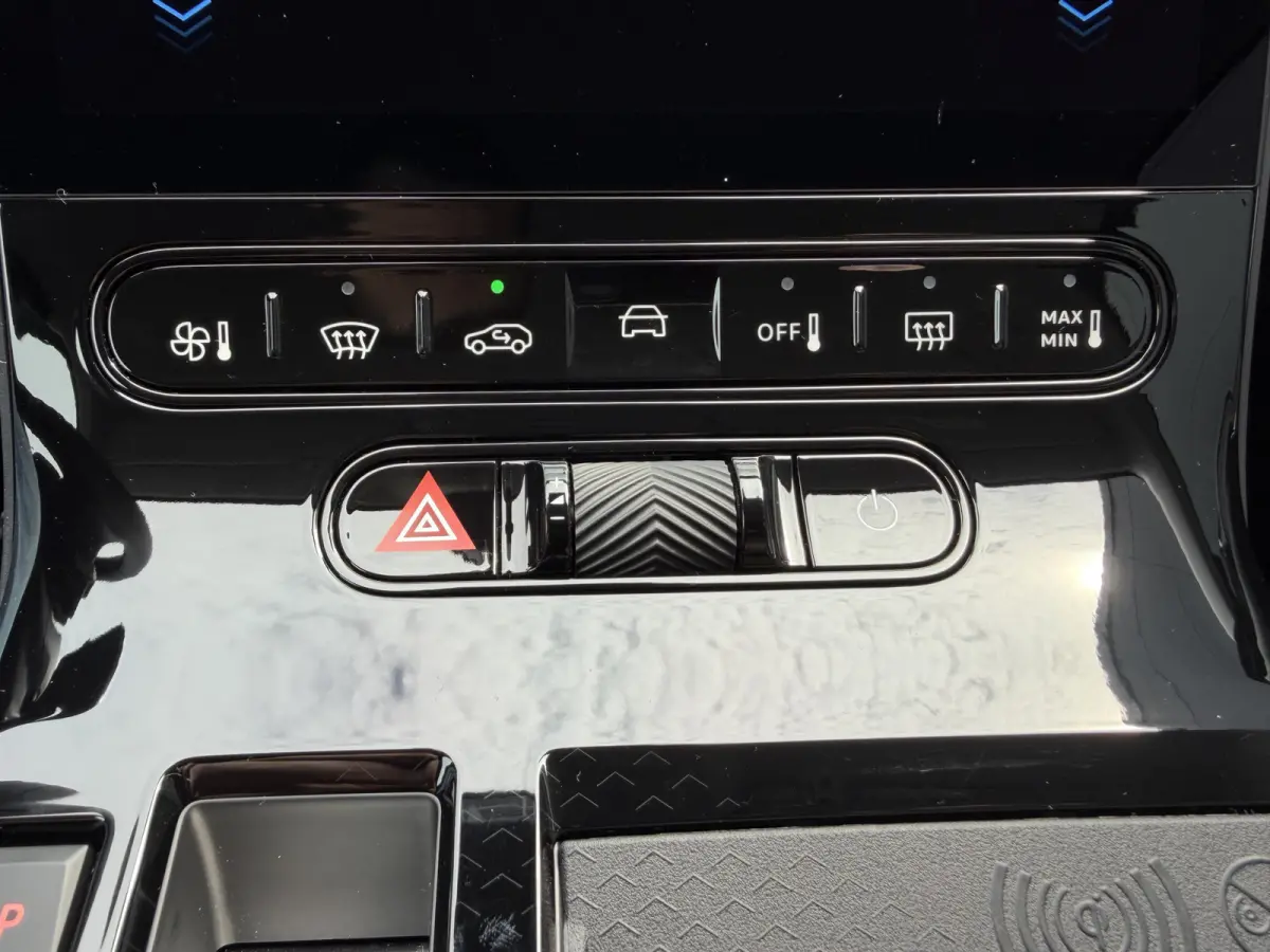 225pk Plug-In Hybrid Plus (Trekhaak - Elektrische Klep - Leder incl verwarming/koeling/massage/geheugen - Adaptieve Cruise Controle - Keyless Entry - Camera - Parkeersensoren V+A - LED)