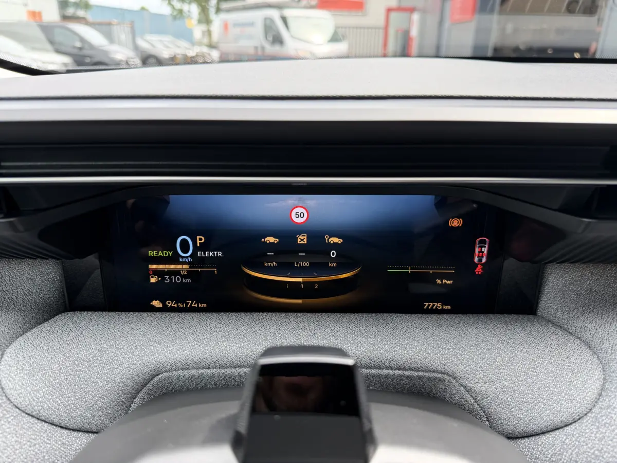 225pk Plug-In Hybrid Plus (Trekhaak - Elektrische Klep - Leder incl verwarming/koeling/massage/geheugen - Adaptieve Cruise Controle - Keyless Entry - Camera - Parkeersensoren V+A - LED)