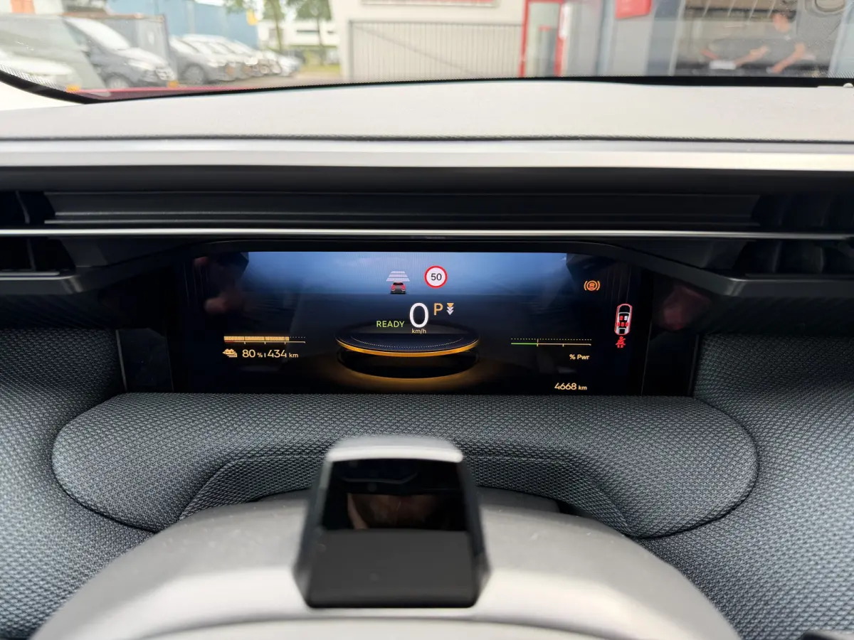 Plus (Pack Techno) Comfort Range 73 kWh (Elektrische Klep - Stoel-/- stuurverwarming - Adaptieve Cruise Controle - Camera - Keyless Entry - 19"incl 4S - LED Matrix - Warmtepomp)