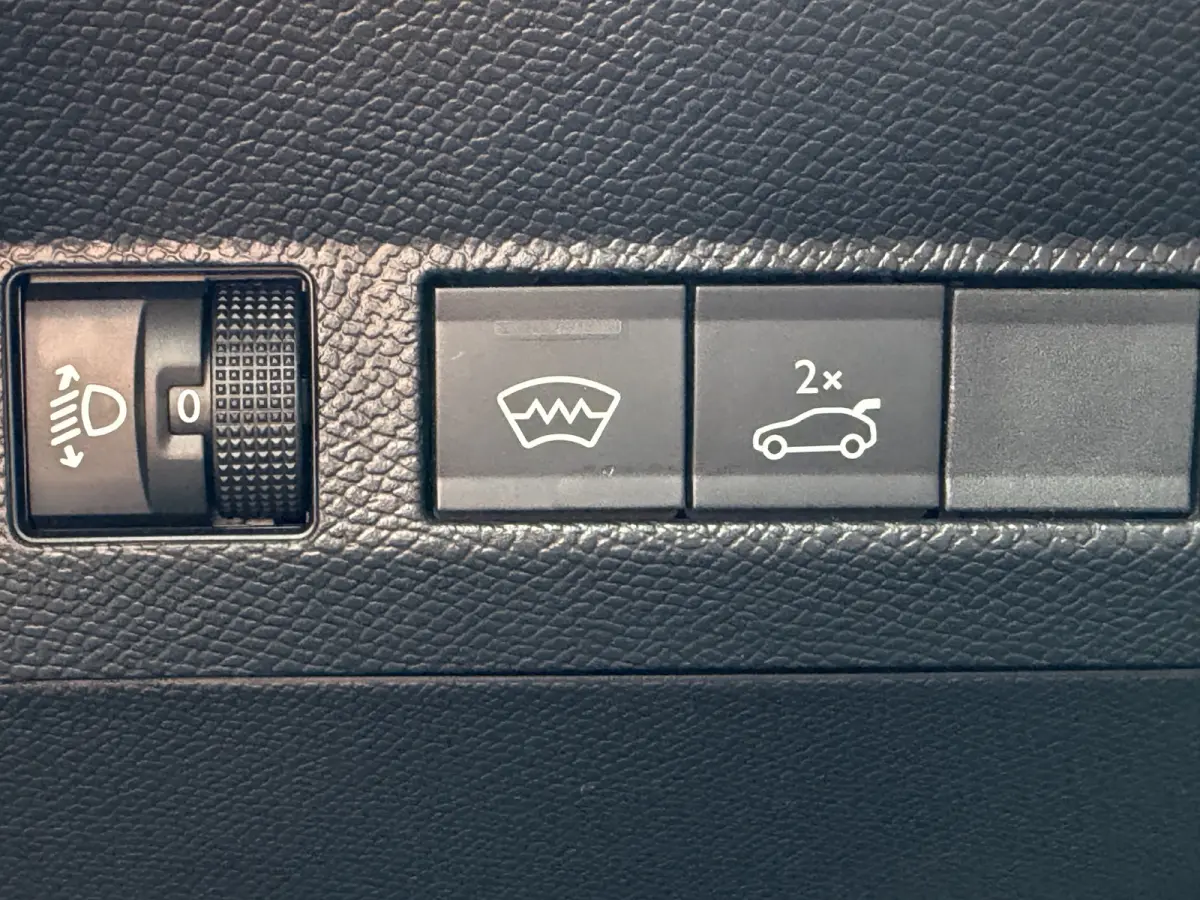 Plus (Pack Techno) Comfort Range 73 kWh (Elektrische Klep - Stoel-/- stuurverwarming - Adaptieve Cruise Controle - Camera - Keyless Entry - 19"incl 4S - LED Matrix - Warmtepomp)