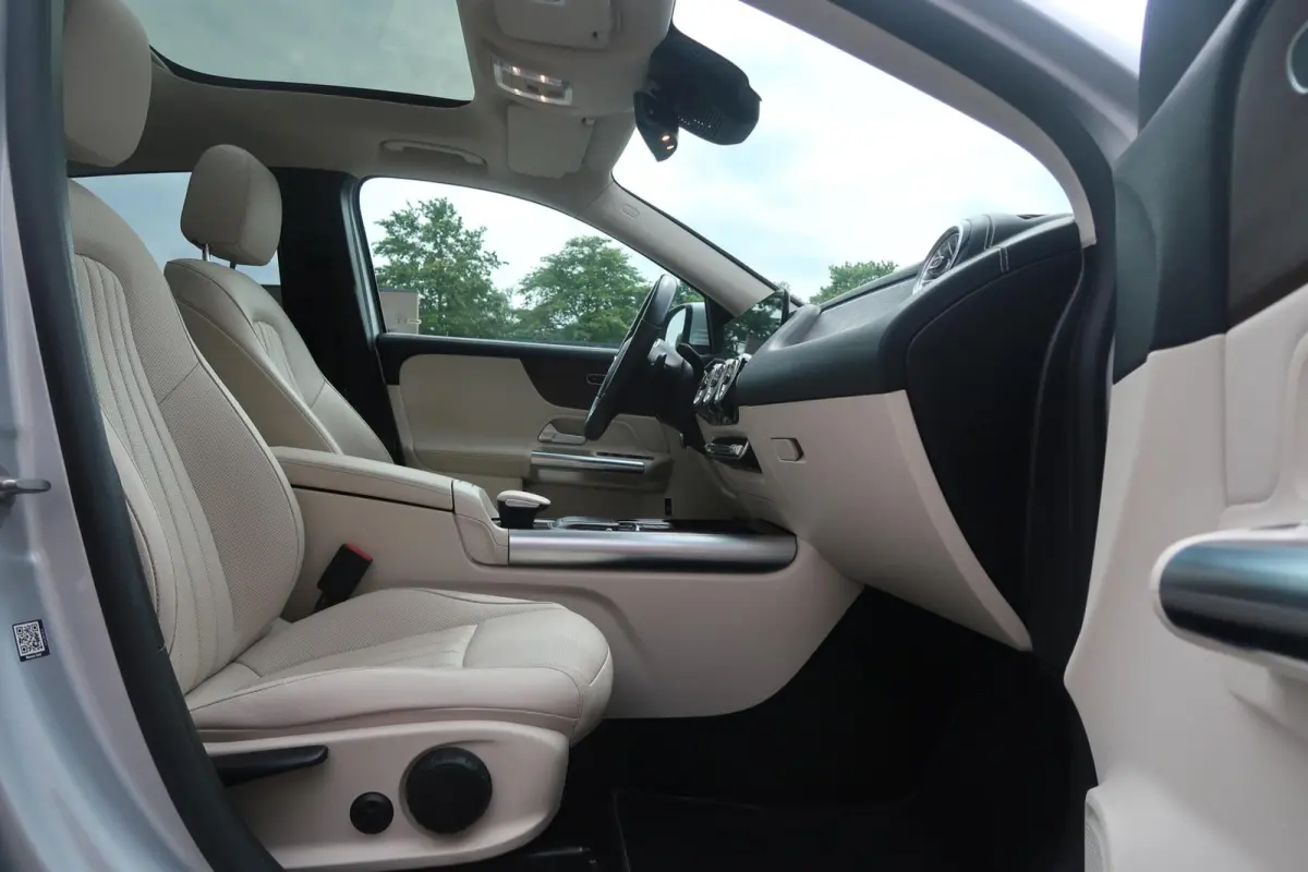250 e PANORAMADAK|STOELKOELING|HEAD-UP|360CAMERA|STUURHULP|KEYLESS|MULTIBEAM