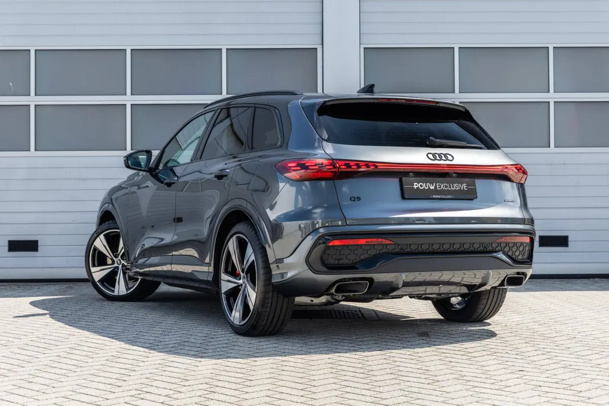 2.0 e-hybrid 367pk quattro S edition Competition | Panoramadak | Trekhaak Wegklapbaar | LMV 21''