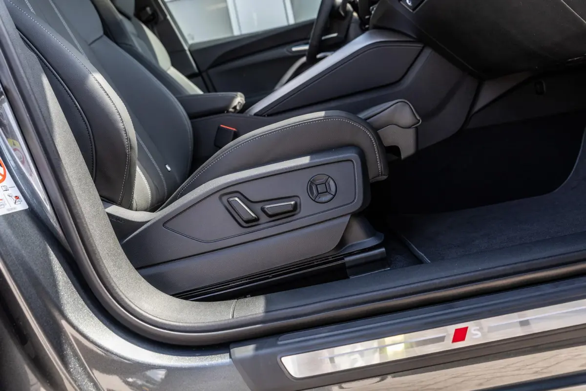 2.0 e-hybrid 367pk quattro S edition Competition | Panoramadak | Trekhaak Wegklapbaar | LMV 21''