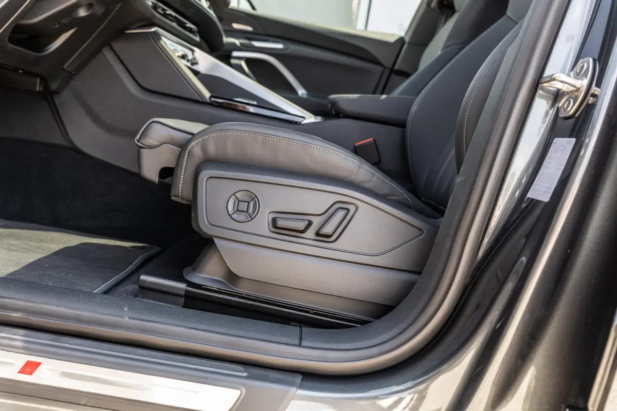 2.0 e-hybrid 367pk quattro S edition Competition | Panoramadak | Trekhaak Wegklapbaar | LMV 21''