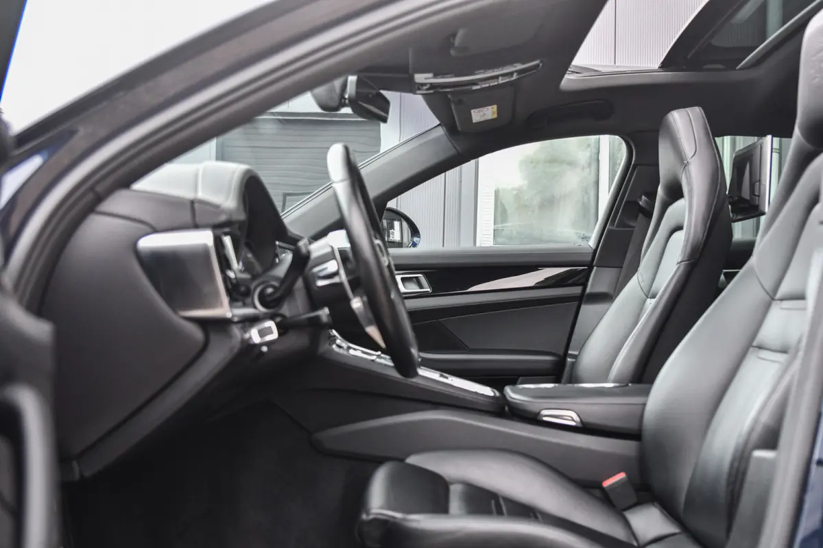 2.9 4 E-Hybrid, Sport Chrono, Rear Entertainment, Luchtvering, Softclose, Pano, 360, HUD, Leder!