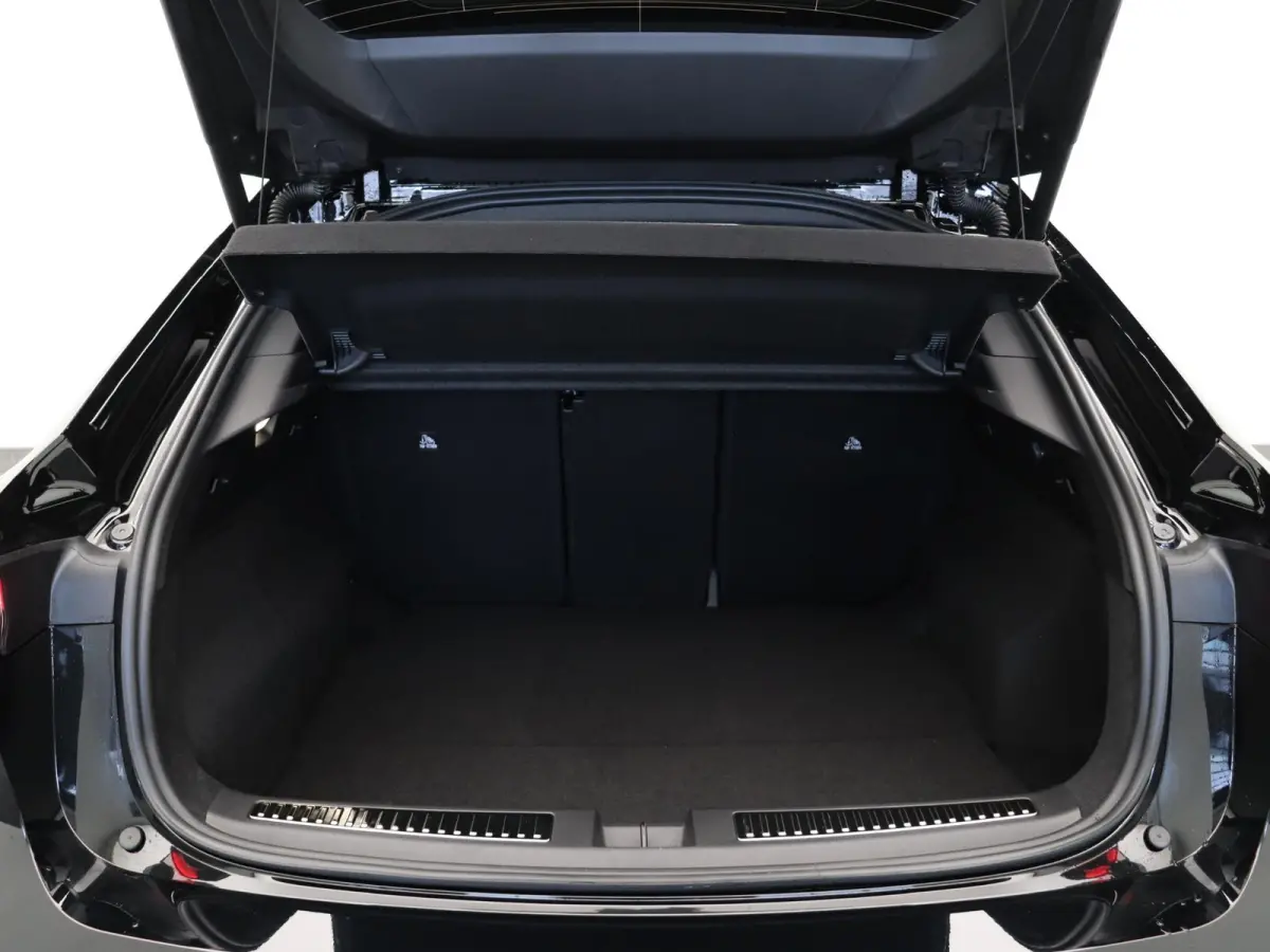 E-Tech 4x4 plug-in hybrid 300pk atelier Alpine | Vijf jaar garantie | Harman Kardon | Panoramisch dak | HUD | Voorruitverwarming |
