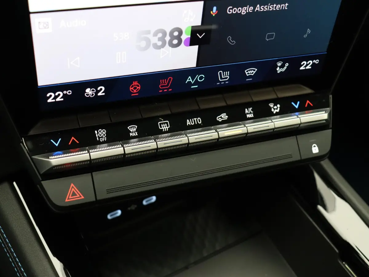 E-Tech 4x4 plug-in hybrid 300pk atelier Alpine | Vijf jaar garantie | Harman Kardon | Panoramisch dak | HUD | Voorruitverwarming |