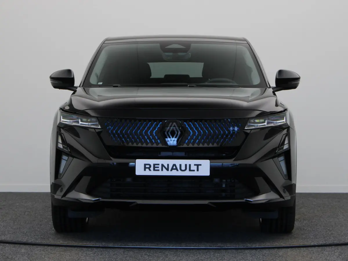 E-Tech 4x4 plug-in hybrid 300pk atelier Alpine | Vijf jaar garantie | Harman Kardon | Panoramisch dak | HUD | Voorruitverwarming |