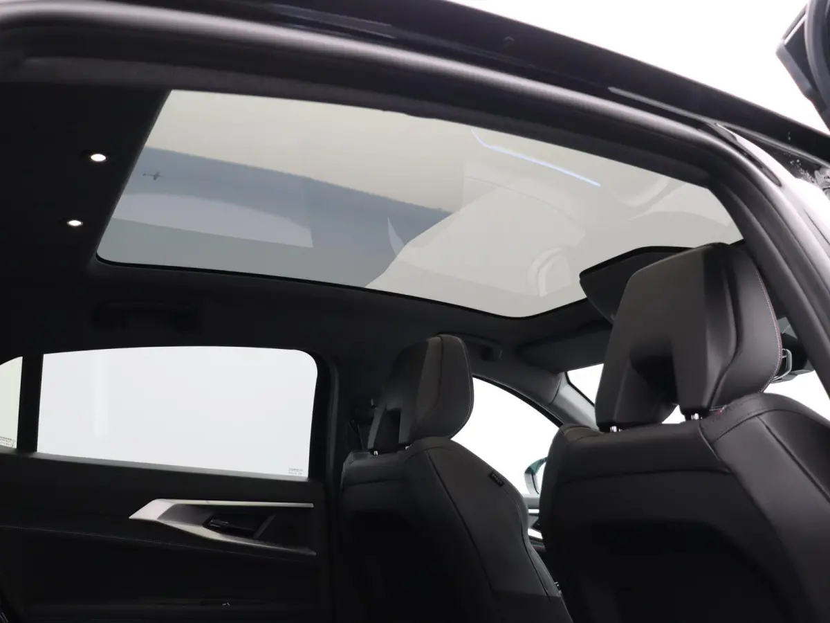 E-Tech 4x4 plug-in hybrid 300pk atelier Alpine | Vijf jaar garantie | Harman Kardon | Panoramisch dak | HUD | Voorruitverwarming |