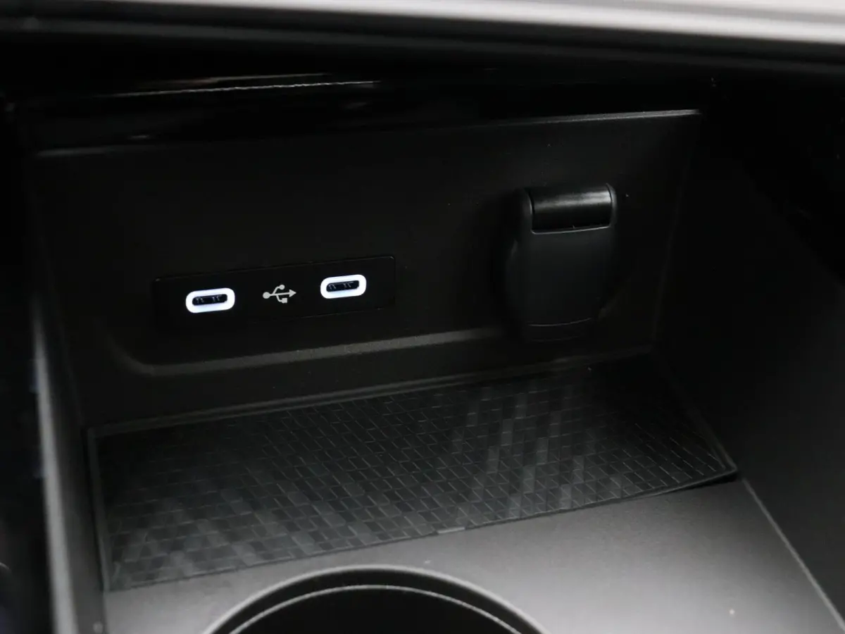 E-Tech 4x4 plug-in hybrid 300pk atelier Alpine | Vijf jaar garantie | Harman Kardon | Panoramisch dak | HUD | Voorruitverwarming |
