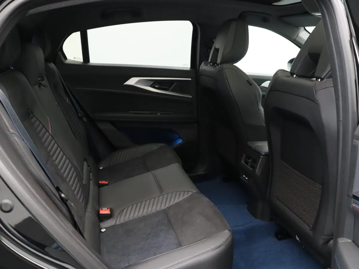 E-Tech 4x4 plug-in hybrid 300pk atelier Alpine | Vijf jaar garantie | Harman Kardon | Panoramisch dak | HUD | Voorruitverwarming |