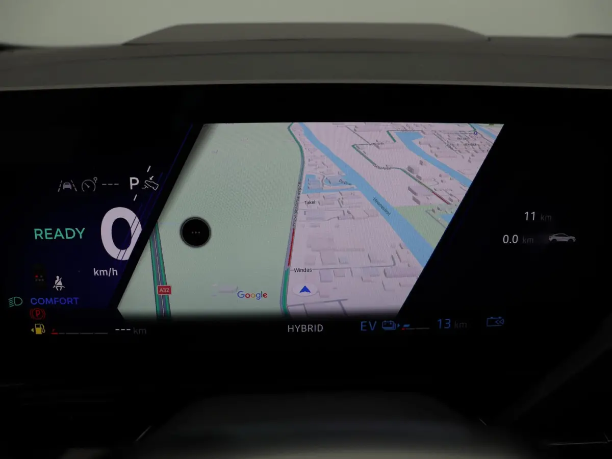 E-Tech 4x4 plug-in hybrid 300pk atelier Alpine | Vijf jaar garantie | Harman Kardon | Panoramisch dak | HUD | Voorruitverwarming |