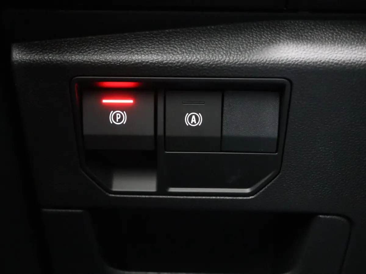 E-Tech 4x4 plug-in hybrid 300pk atelier Alpine | Vijf jaar garantie | Harman Kardon | Panoramisch dak | HUD | Voorruitverwarming |