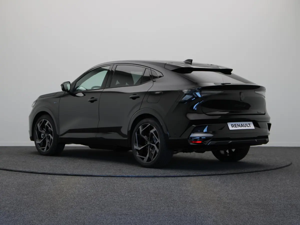 E-Tech 4x4 plug-in hybrid 300pk atelier Alpine | Vijf jaar garantie | Harman Kardon | Panoramisch dak | HUD | Voorruitverwarming |