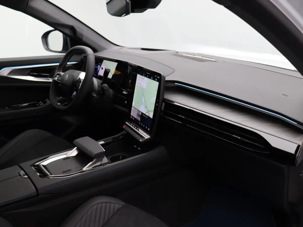 E-Tech full hybrid 200pk esprit Alpine | Vijf jaar garantie | Harman Kardon | Panoramisch dak | Active driver assist |