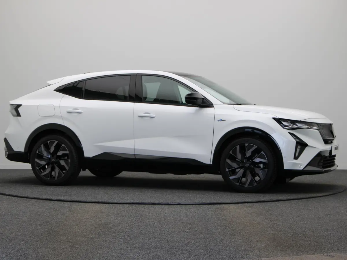 E-Tech full hybrid 200pk esprit Alpine | Vijf jaar garantie | Harman Kardon | Panoramisch dak | Active driver assist |