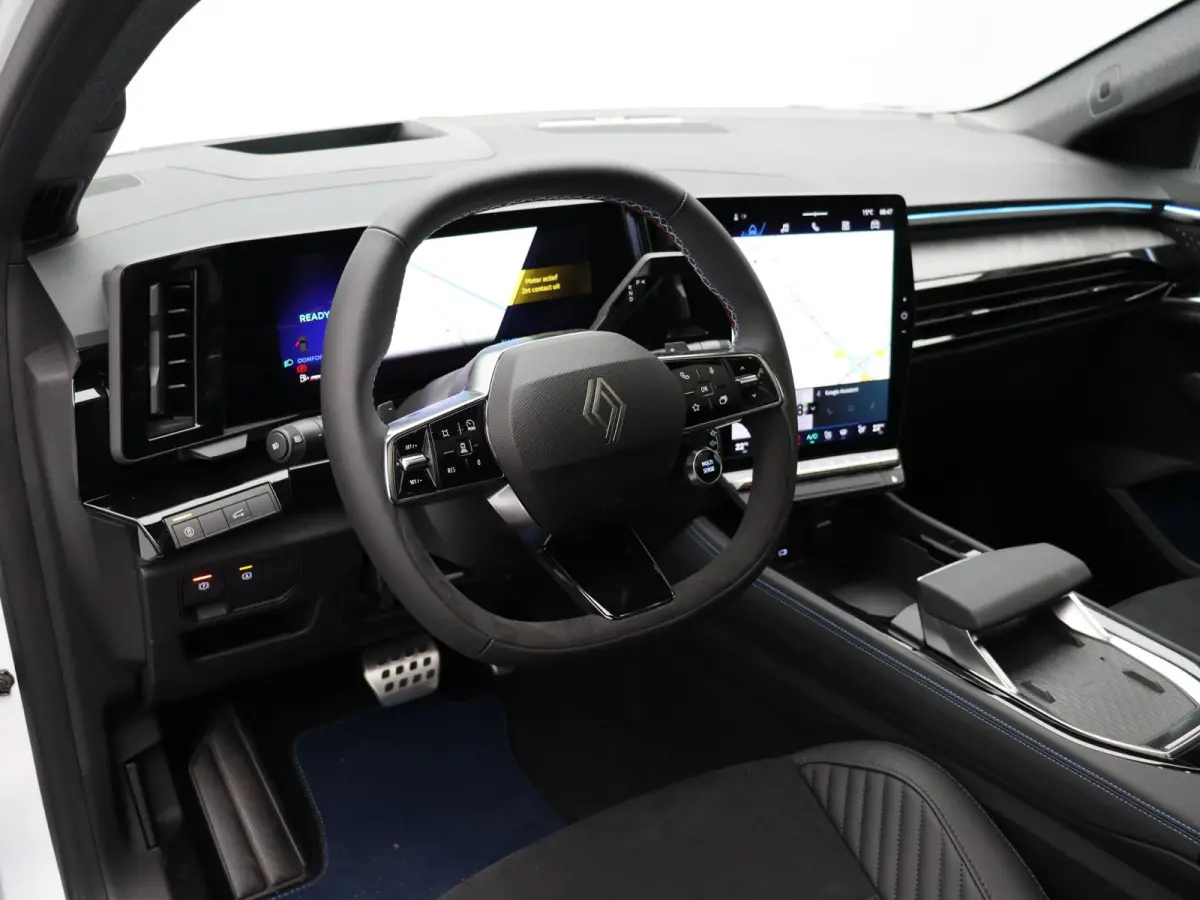 E-Tech full hybrid 200pk esprit Alpine | Vijf jaar garantie | Harman Kardon | Panoramisch dak | Active driver assist |